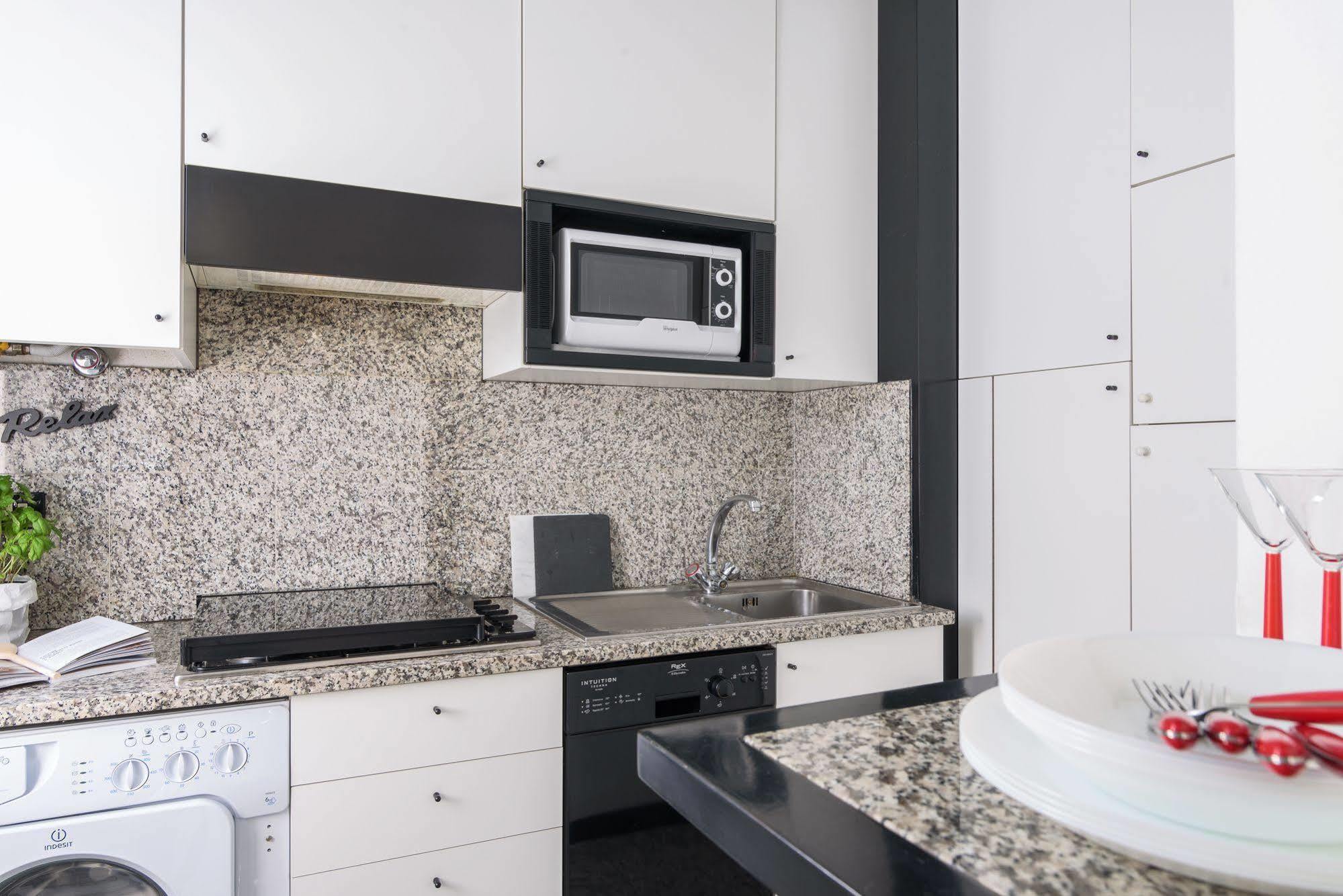 Alcuino Apartment Милан Экстерьер фото